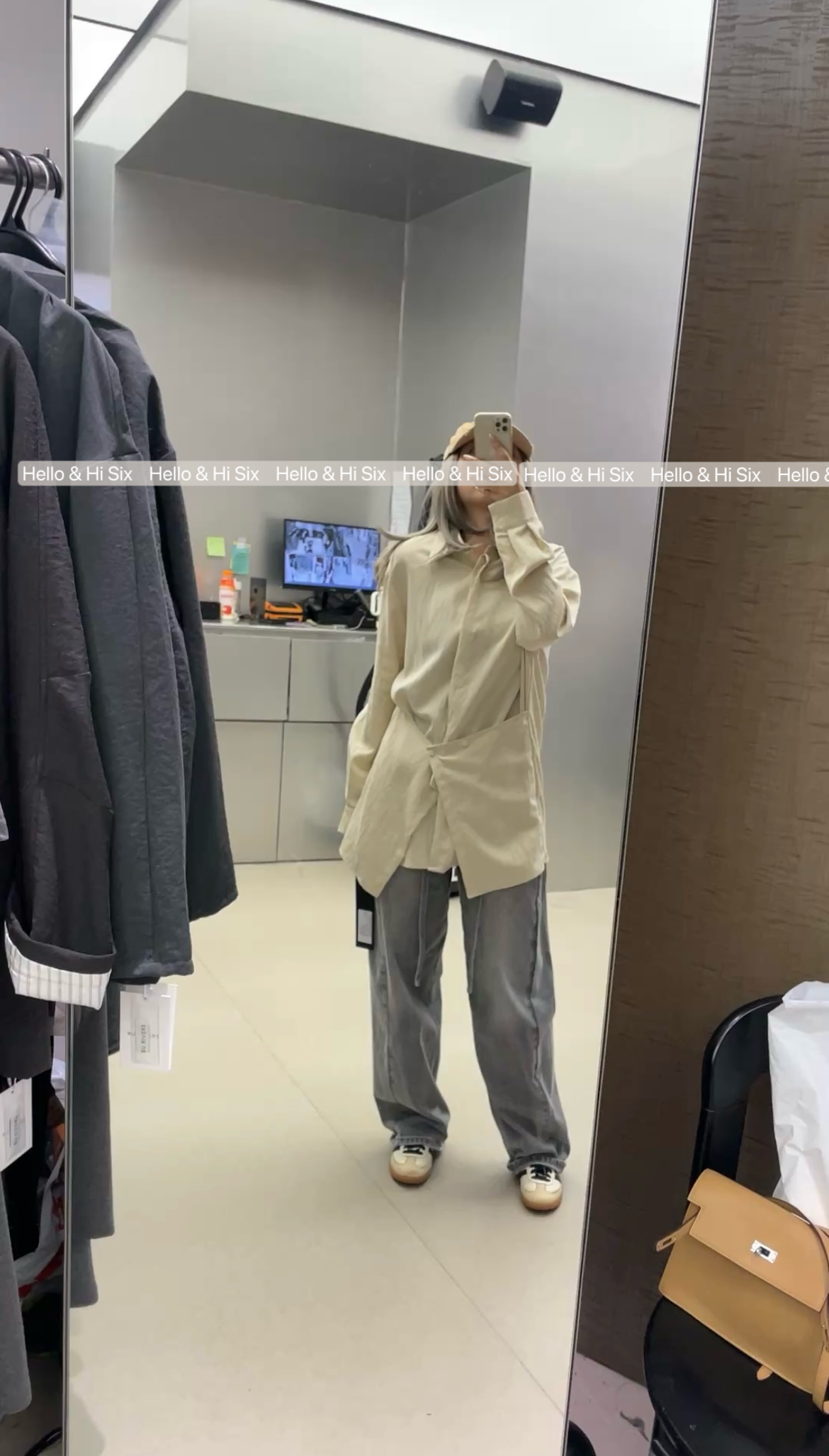 May1703 Designed Chic Shirt- closable fin
