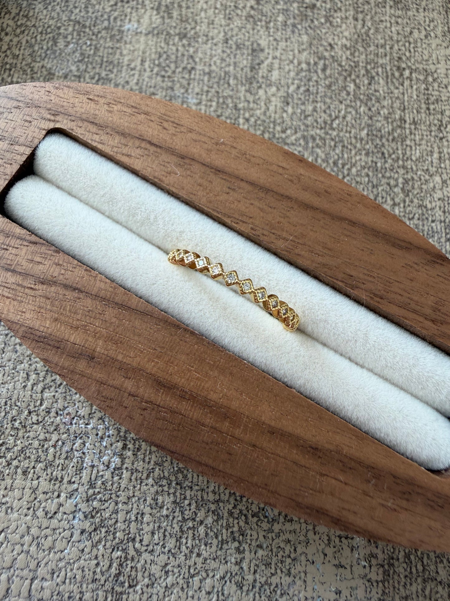Ring984