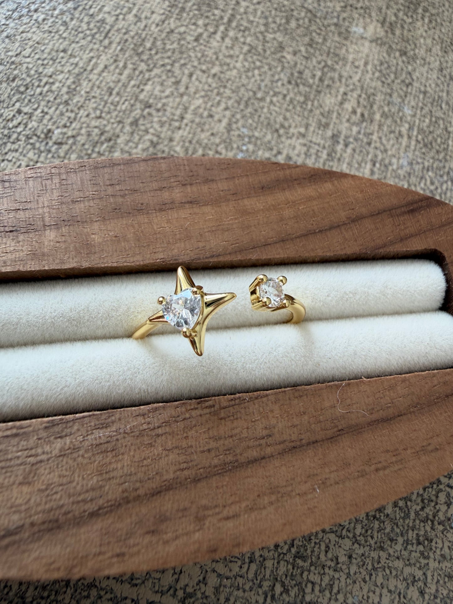 Ring979